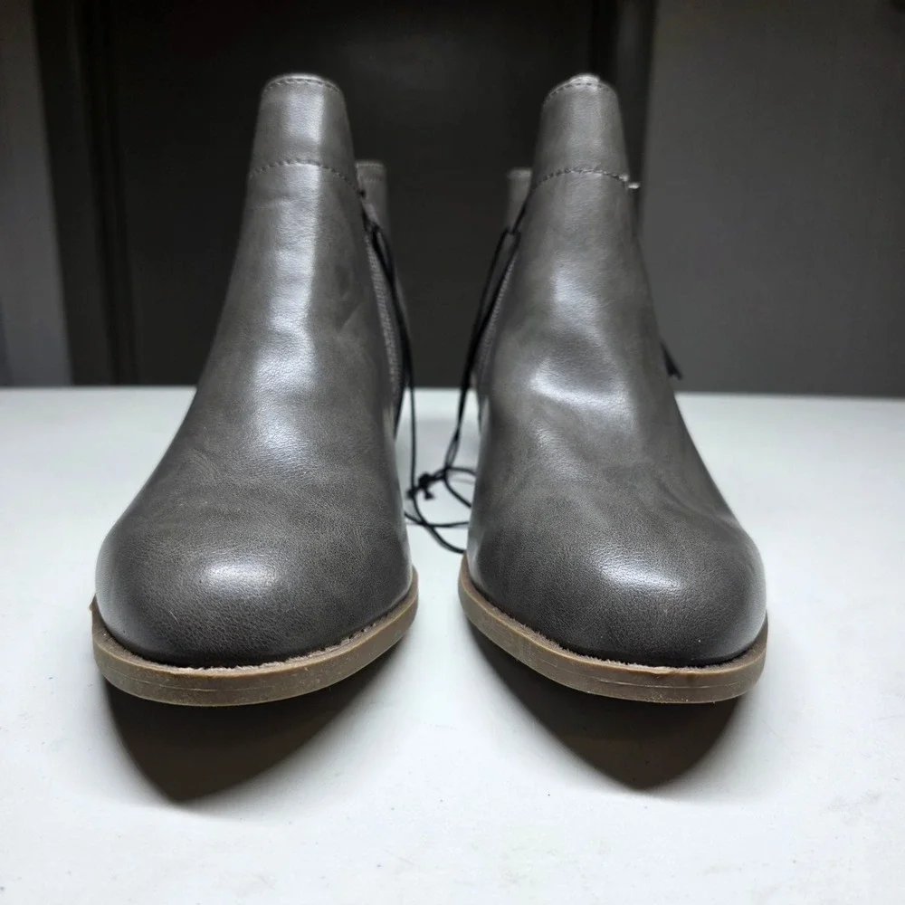 Arizona Jean Co Grey Ankle Booties Womens 9 Memory Foam Block Heel New NWT